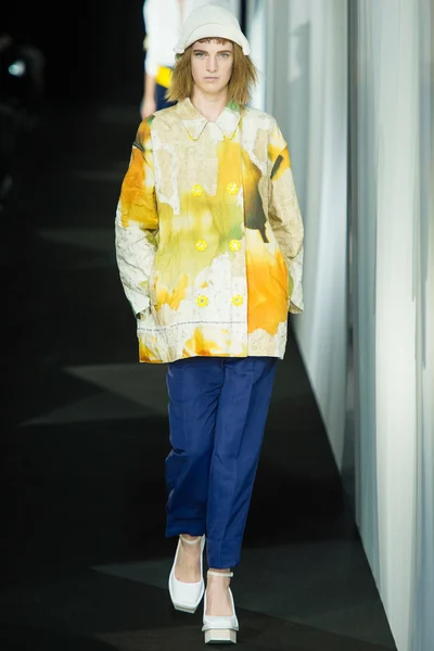 Look 11